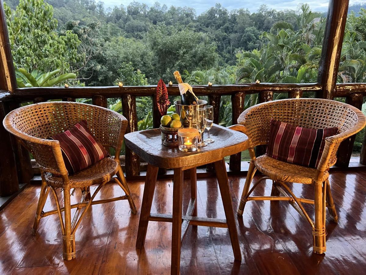 Kanlaya's Eyrie, Luxury Homestay Pang Mapha Extérieur photo